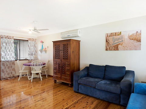 Budgewoi Cottage - Tourism Hervey Bay 3