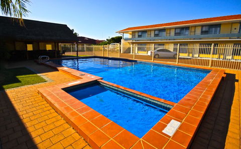 Bunbury Motel - Hervey Bay Accommodation 0