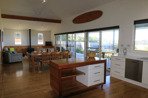 Bunkys By The Sea Holiday House - Hervey Bay Accommodation 1