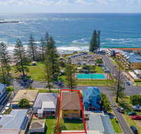 Burleigh House Opposite Main Beach - Views Sea Pool Linen and Free WiFi - Hervey Bay Accommodation