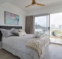 Burleigh Point Beach Vibes Stylish and Modern - Hervey Bay Accommodation