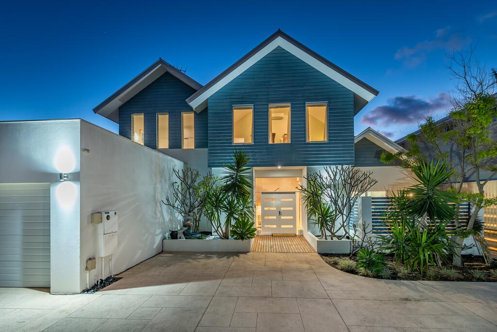Kinross WA Hervey Bay Accommodation