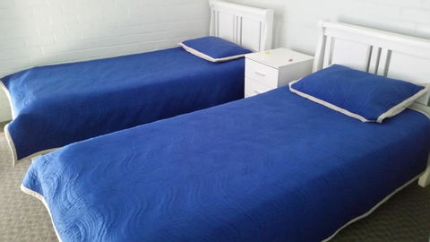 By The Sea Unit 3, 13 Esplanade, Kings Beach - Hervey Bay Accommodation 3