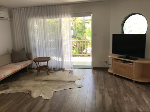 Byron Beach Flats - Hervey Bay Accommodation 2