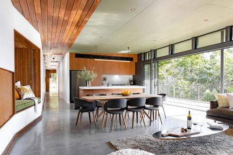 Byron Beach Retreats - Hervey Bay Accommodation 2