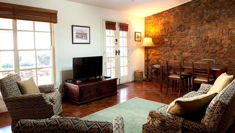 Byronsvale Vineyard And Accommodation - Hervey Bay Accommodation 0
