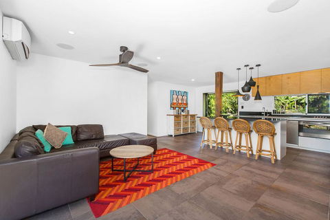 CABARITA BEACH HOUSE 53 - Hervey Bay Accommodation 2