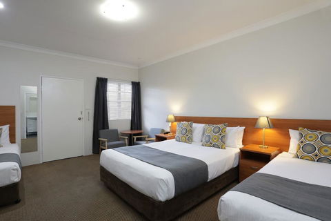 Cadman Motor Inn And Apartments - Hervey Bay Accommodation 2