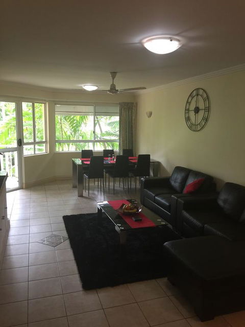 Cairns Golf Course Apartment - Hervey Bay Accommodation 3