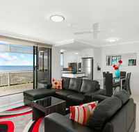 Cairns Luxury Waterfront Apartment - Hervey Bay Accommodation