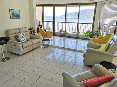 Cairns Ocean View Apartment In Aquarius - Tourism Hervey Bay 0