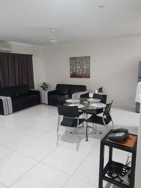 Cairns Prime Location Esplanade Self Contained Apartment With Wifi - Hervey Bay Accommodation 2