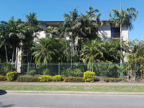 Cairns Prime Location Esplanade Self Contained Apartment With Wifi - Hervey Bay Accommodation 1