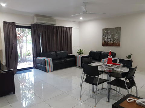 Cairns Prime Location Esplanade Self Contained Apartment With Wifi - Hervey Bay Accommodation 3