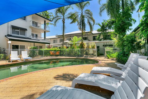 Cairns Reef Apartments & Motel - Hervey Bay Accommodation 3