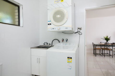 Cairns Reef Retreat - Tourism Hervey Bay 2