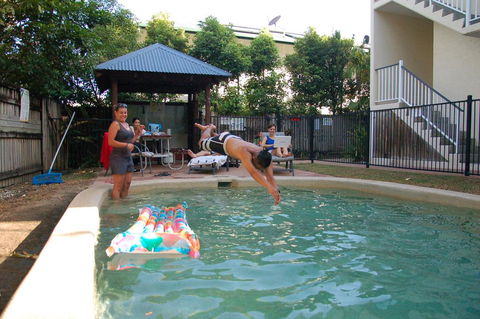 Cairns Sharehouse Apartment - Hervey Bay Accommodation 1