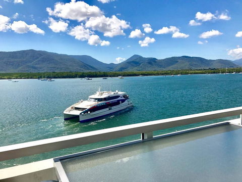 Cairns Waterfront - Harbourlights - Hervey Bay Accommodation 1