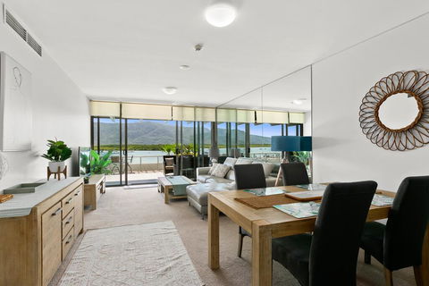 Cairns Waterfront - Harbourlights - Hervey Bay Accommodation 3