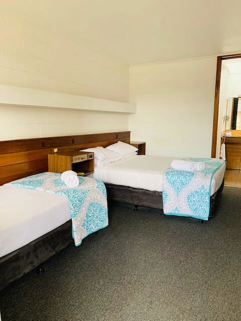 Caledonian Hotel Motel - Hervey Bay Accommodation 3