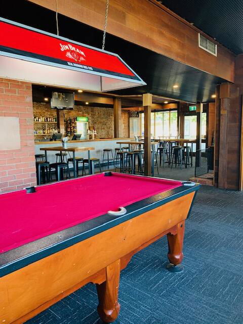 Caledonian Hotel Motel - Hervey Bay Accommodation 2