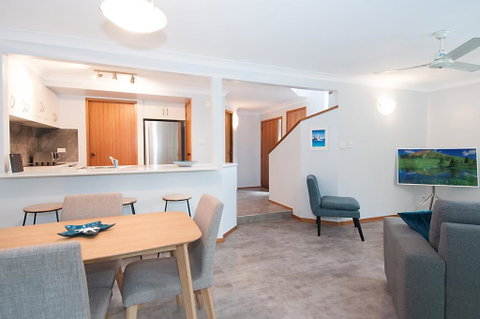 Calinda Sol 7 Byron Bay - Hervey Bay Accommodation 1