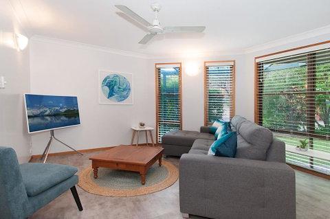 Calinda Sol 7 Byron Bay - Hervey Bay Accommodation 0