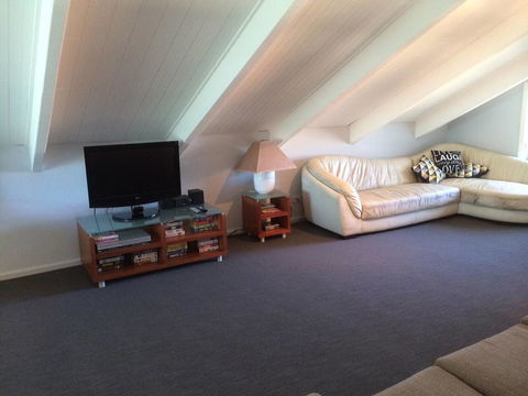 Callala Beach Shack - Pet Friendly - Hervey Bay Accommodation 0