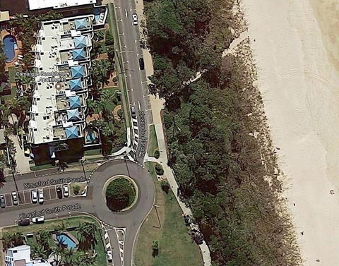 Camargue Beachfront Apartments - Tourism Hervey Bay 0