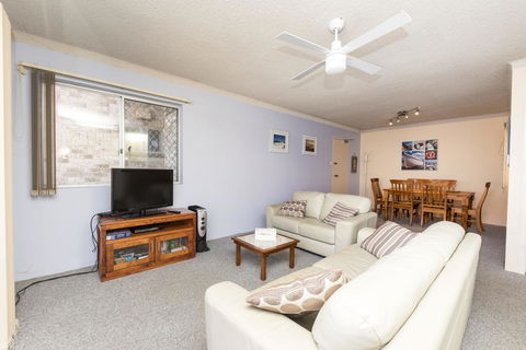 Camelot Unit 6 - Hervey Bay Accommodation 2