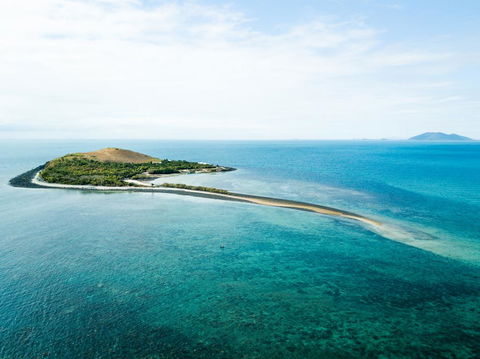 Camp Island Lodge - Tourism Hervey Bay 0