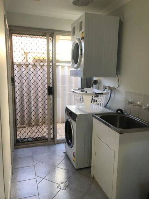 Canalside Family Getaway - Hervey Bay Accommodation 3