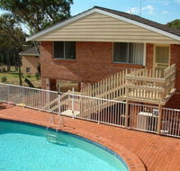 Canberra Cres 2E Burrill Lake Upstairs Apartment - Hervey Bay Accommodation