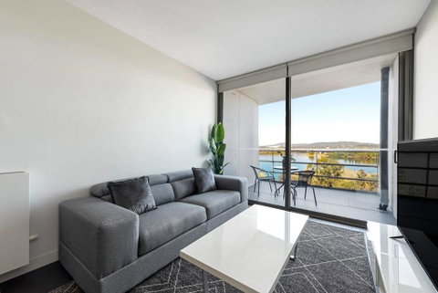 Canberra Luxury Apartment 5 - Hervey Bay Accommodation 0