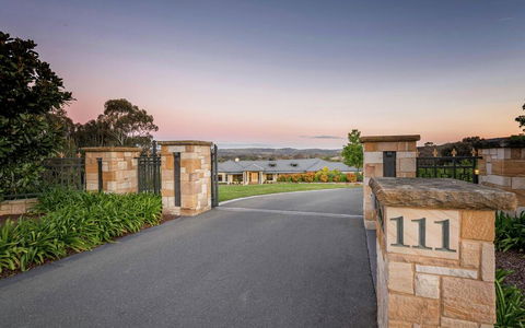 Canberra Luxury Estate - Hervey Bay Accommodation 1
