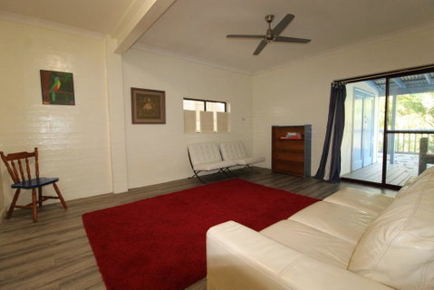Cape Cod Beach House, 25 Skyline Crescent - Hervey Bay Accommodation 1