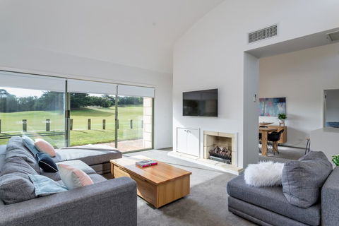 Cape Schanck Golf Getaway - Tourism Hervey Bay 0
