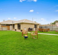 CAPEL Family Home large yard close to beach - Hervey Bay Accommodation
