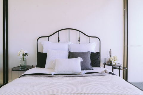 Capitol Executive Apartment On London Circuit - Hervey Bay Accommodation 0