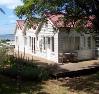 Captain Lock's Cottage - Hervey Bay Accommodation