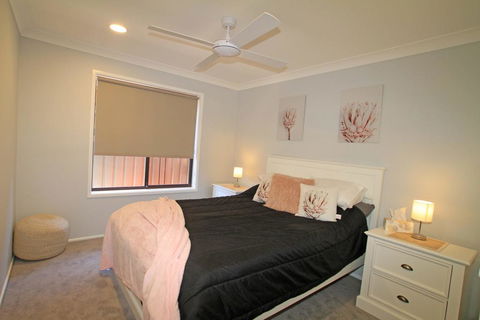 Carefree On Cormorant - Hervey Bay Accommodation 2
