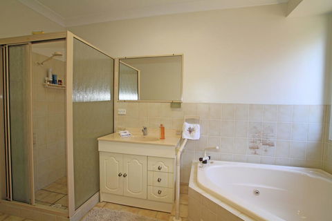 Carefree On Cormorant - Hervey Bay Accommodation 3