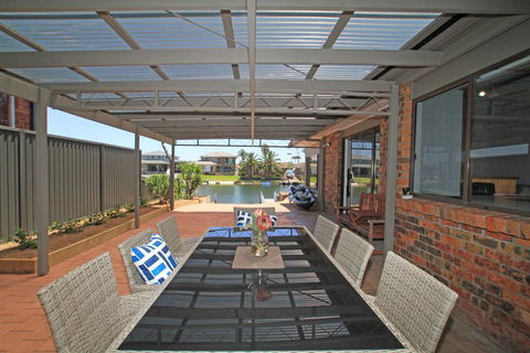 Carefree On Cormorant - Hervey Bay Accommodation 0