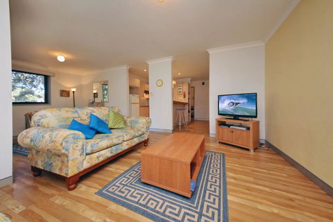 Carindale, Unit 24, 19 - 23 Dowling Street - Tourism Hervey Bay 0