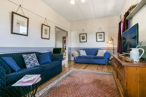 Carinya Cottage - Hervey Bay Accommodation 2