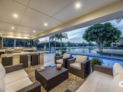 Casa Royale - Tourism Hervey Bay 1