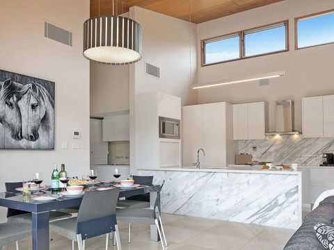 Casa Sul Lago - Quite Simply A Very Special Place - Hervey Bay Accommodation 3