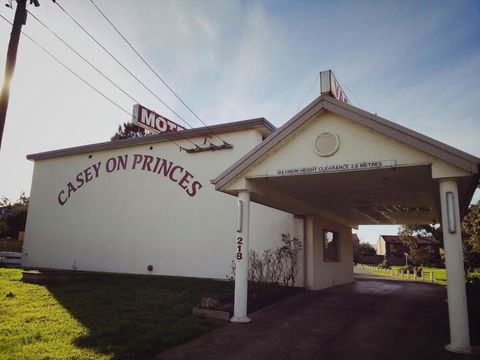 Casey On Princes Motel - Tourism Hervey Bay 0