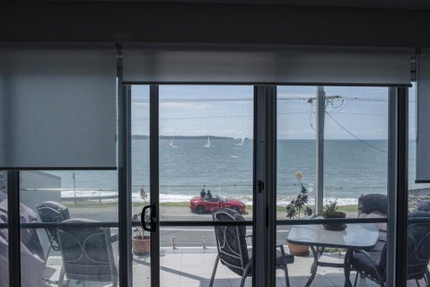 Casey's Beach Retreat - Hervey Bay Accommodation 2