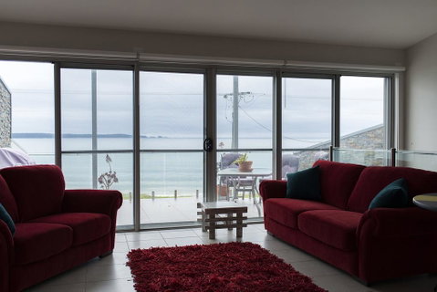 Casey's Beach Retreat - Hervey Bay Accommodation 0